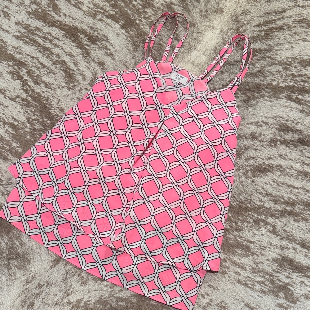 Crown & Ivy Pink and White Patterned Sleeveless Top
